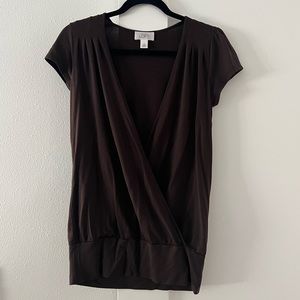 Ann Taylor LOFT brown top. Cute wrap style with cap sleeve. Size S Great cond!